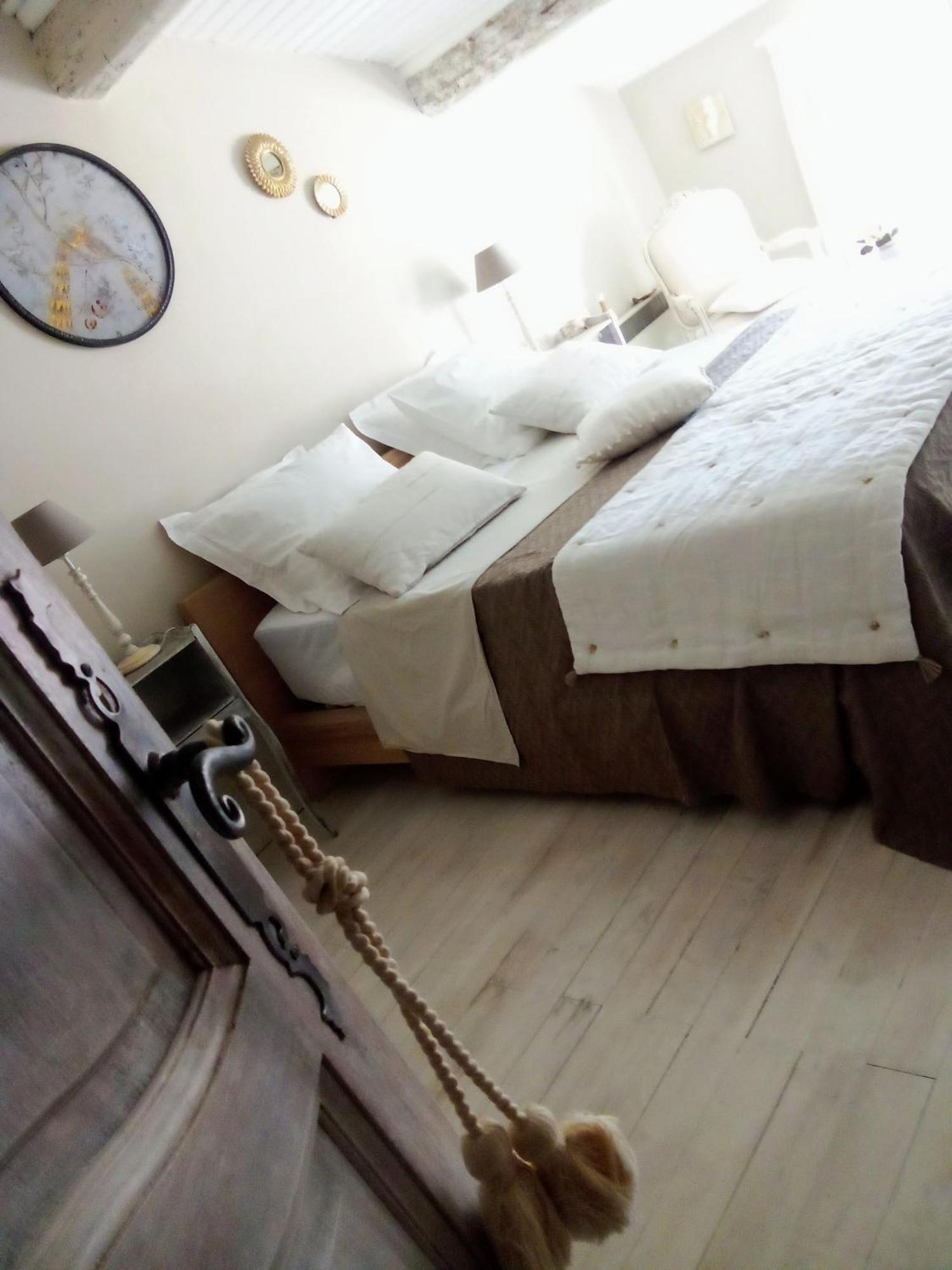 La Maison Perchee エーグ・モルト 部屋 写真