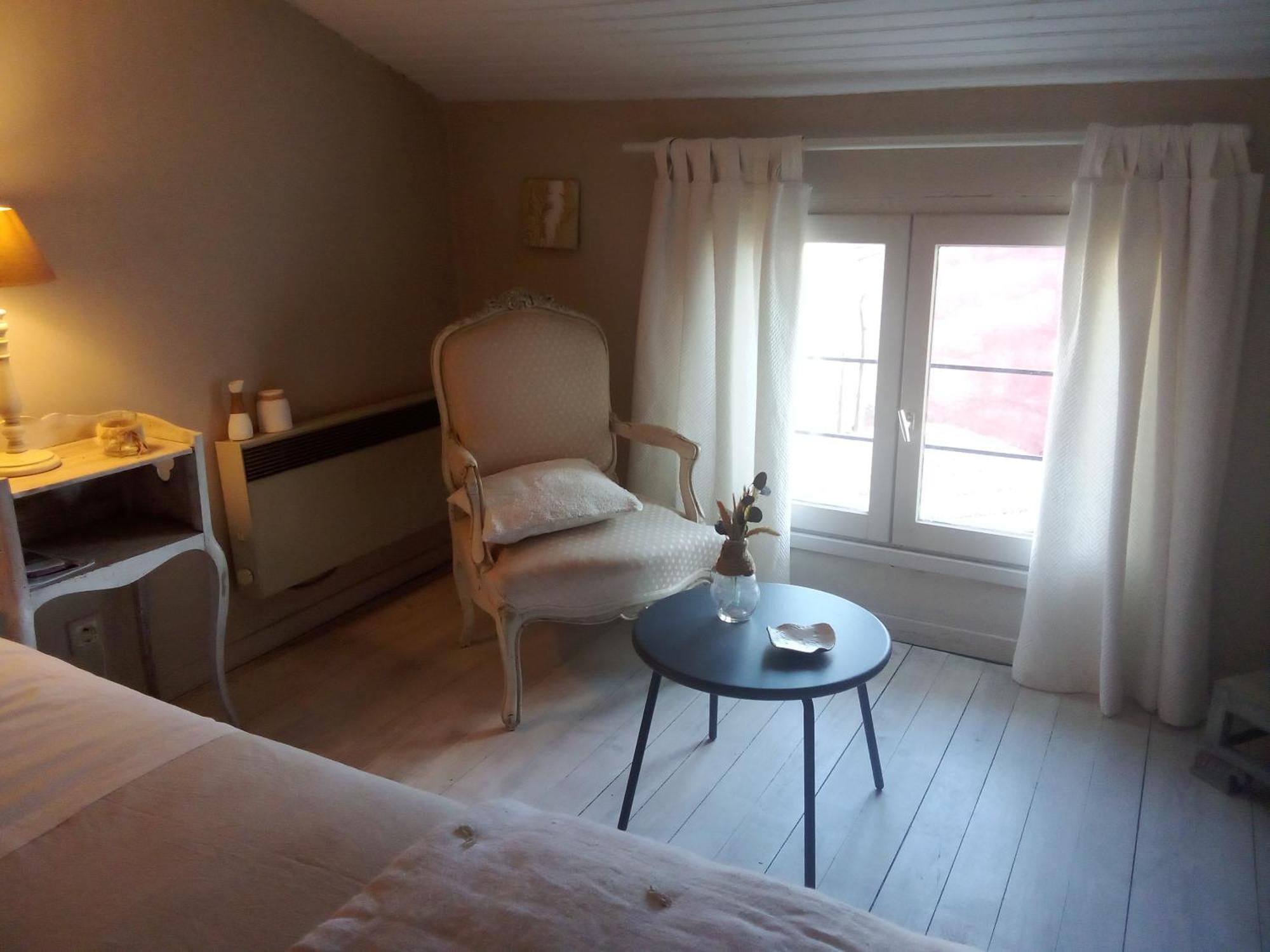 La Maison Perchee エーグ・モルト 部屋 写真